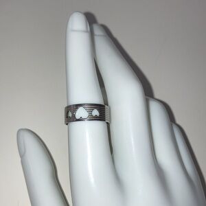 New Hearts Cut-out Stainless Steel Ring Silvertone Women’s Boxed Size 7 NWOT